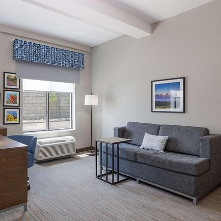 Newly Renovated-Hampton Inn & Suites Casper Exterior photo