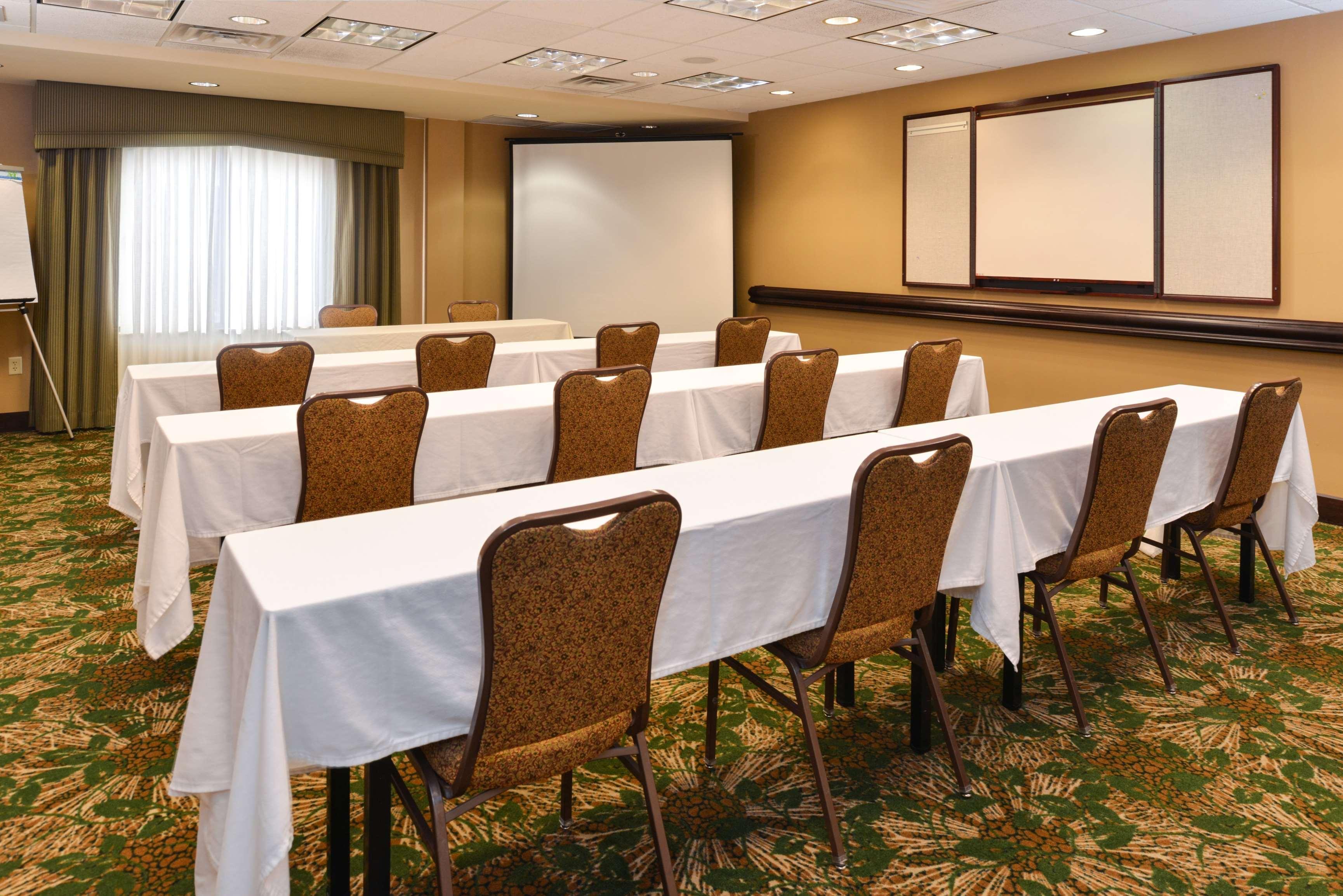 Newly Renovated-Hampton Inn & Suites Casper Exterior photo